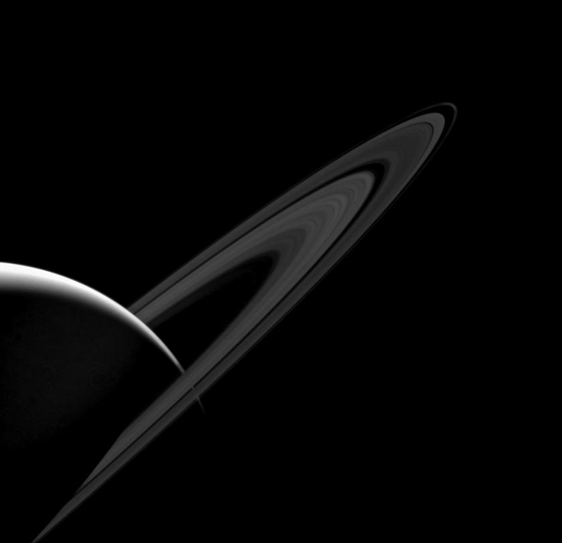 Illustration for article titled Two-mile-high structures rising on Saturn's rings
